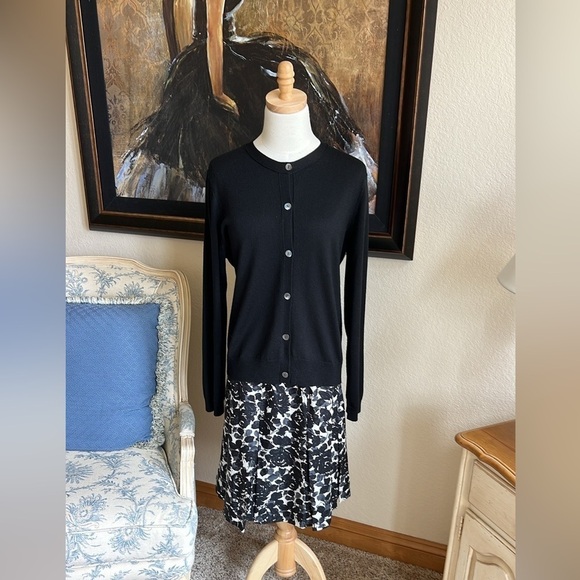 Like New Eileen Fisher Black Cardigan Sz M 100% Merino Wool - Picture 1 of 5